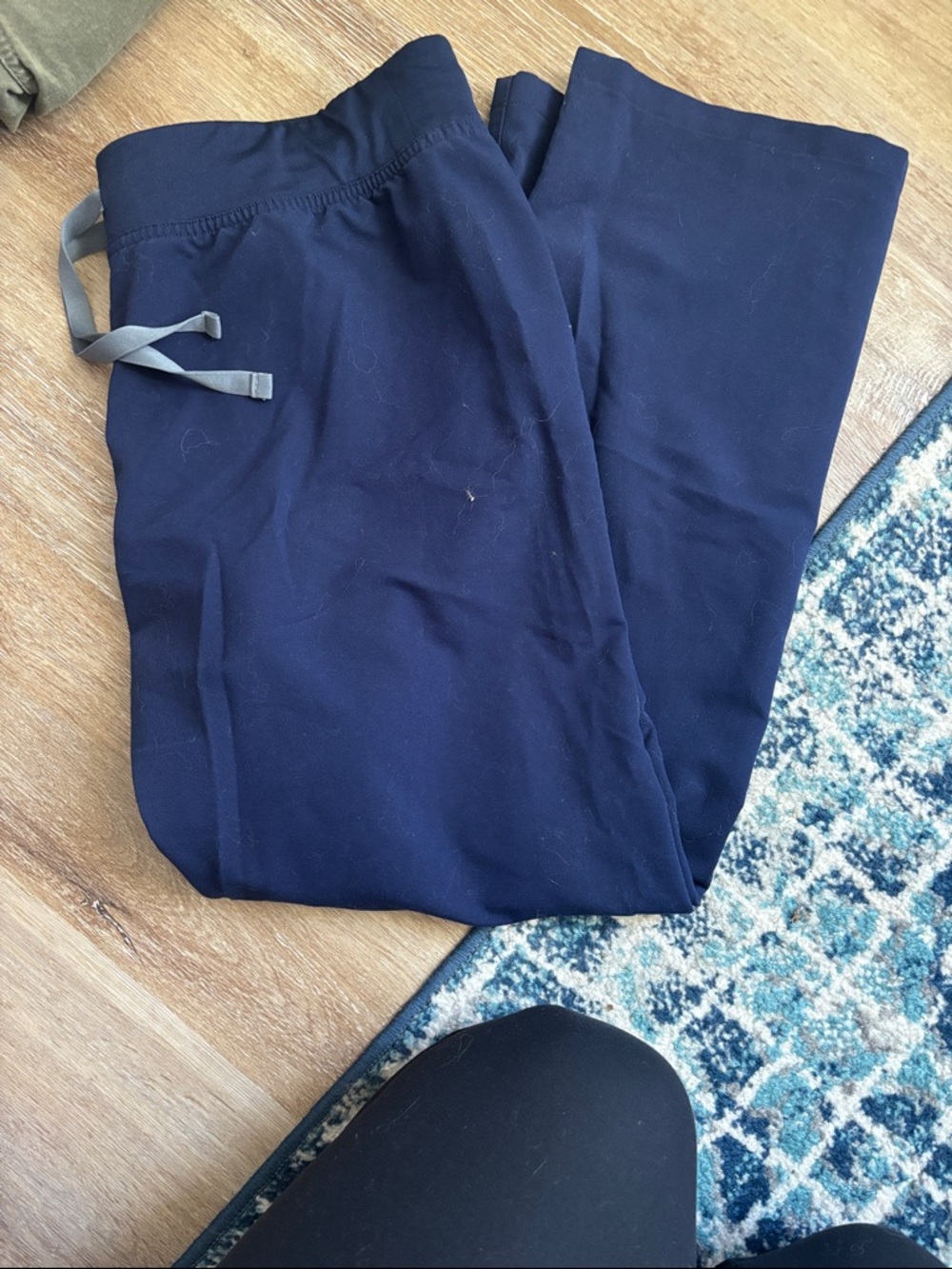 Women’s Figs Navy Medium Petite Scrub Pants